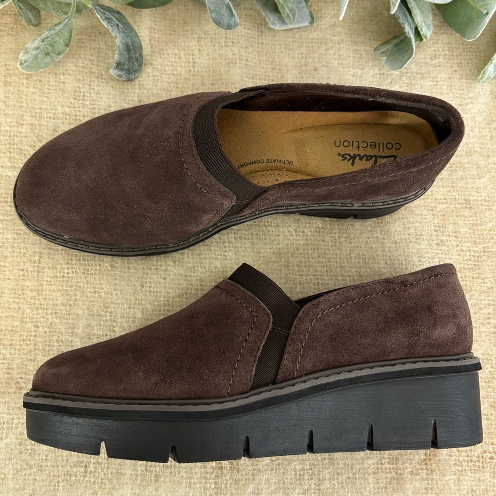 Clarks Collection Airabell slip on brown suede leather wedge loafers 7 W wide